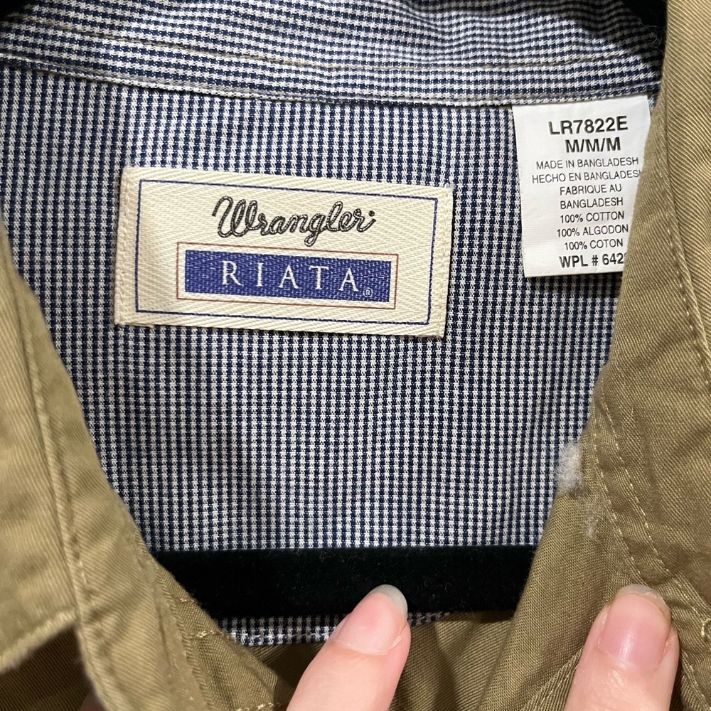 Wrangler Riata Button up - Picture 2 of 3